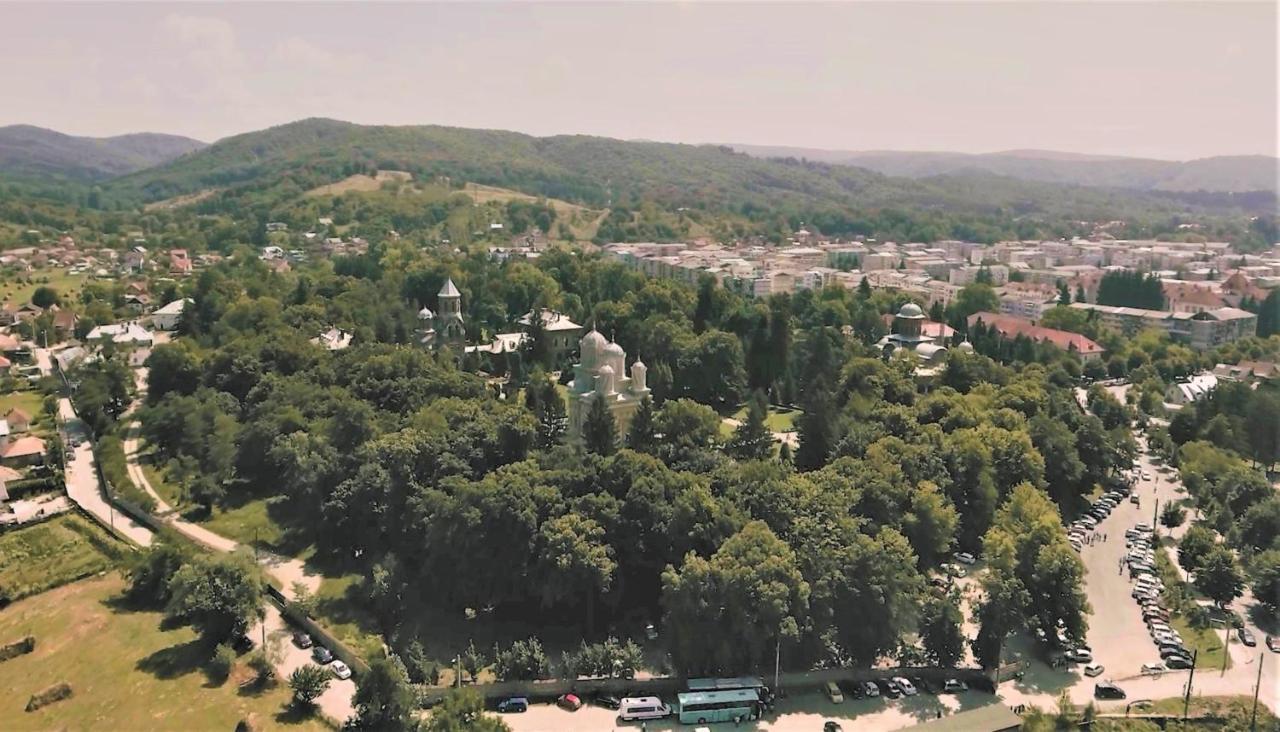 Cazare Vila Maria Appartement Curtea de Argeş Buitenkant foto